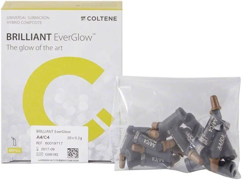 BRILLIANT EverGlow™ Tips A4/C4 Verpackung mit sichtbaren Füllungsmaterialien.