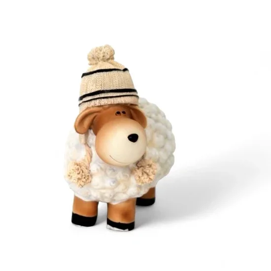 Deko Schaf mit Bommelmütze aus Kunstharz – winterliche Tierfigur für Haus und Weihnachtsdekoration