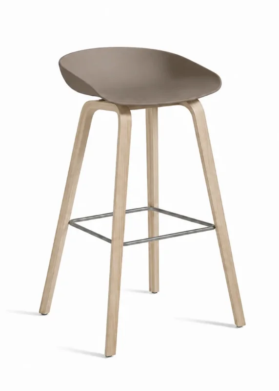 About a Stool AAS32 High, khaki/Seifenbehandelt Eg von HAY