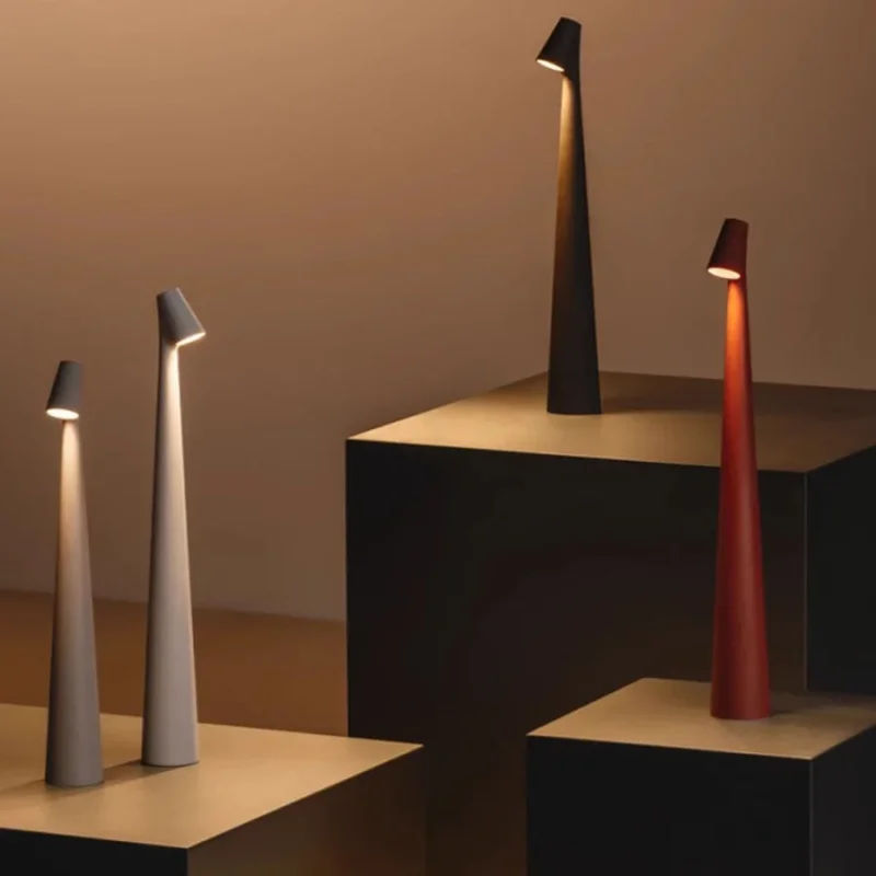 Minimalistische LED Stimmungsleuchte im Nordischen Design, Kabellos, Ideal als Lese- und Tischlampe | Karnz