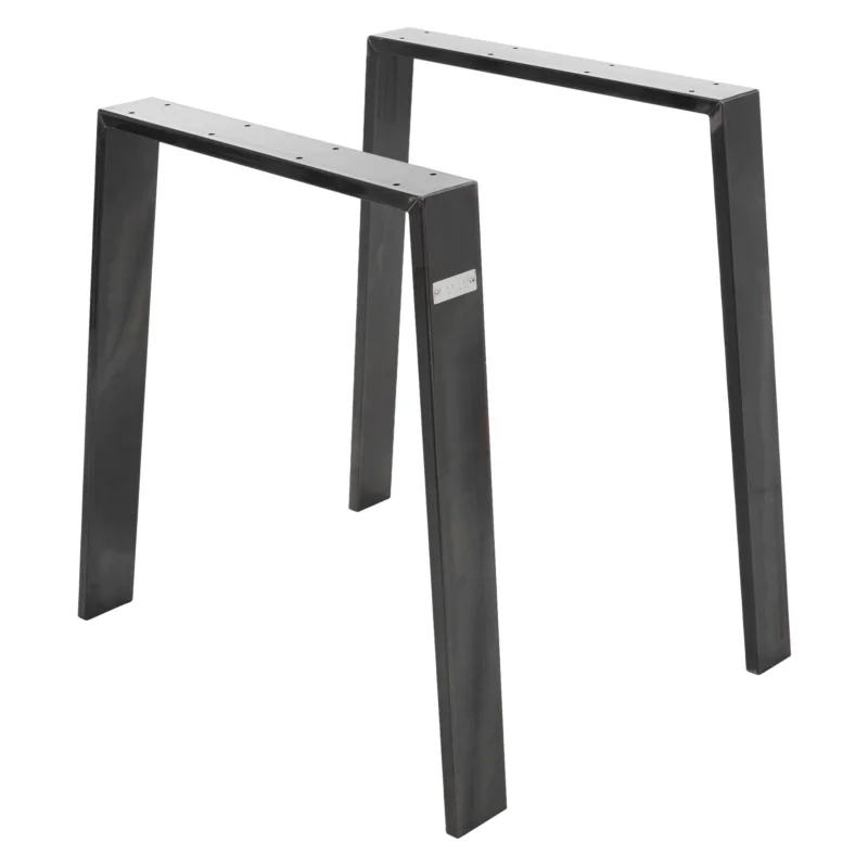 Zwei schwarze Metallgestelle mit abgerundeten Kanten.