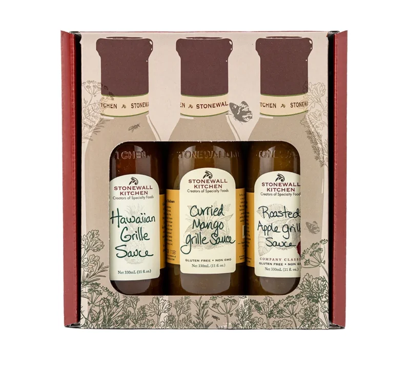 Fruchtiges BBQ-Geschenkset von Stonewall Kitchen mit Hawaiian, Mango Curry & Apfel Sauce. Ideal zum Grillen, Marinieren & Verschenken – exotisch, vielseitig & aromatisch.